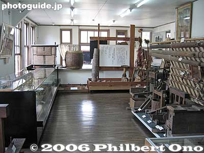 Inside Local Artifacts Museum (Kyodo Shiryokan)
Keywords: shiga omi-hachiman merchant home omi shonin