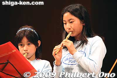 Yoshibue Junior Ensemble kids playing the reed flute. Also see [url=http://www.youtube.com/watch?v=3nR62lShQR0]my YouTube video here.[/url] and [url=http://www.youtube.com/watch?v=MVNUu_bCq7E]here.[/url].
Keywords: shiga azuchi omi-hachiman bungei no sato yoshibue reed flute concert music