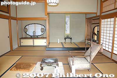 Main guest room 主客間
Keywords: shiga higashiomi gokasho omi ohmi shonin merchant home house