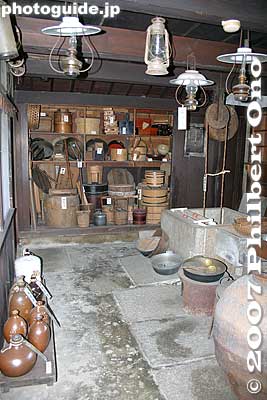Storage area
Keywords: shiga higashiomi gokasho omi ohmi merchant home house