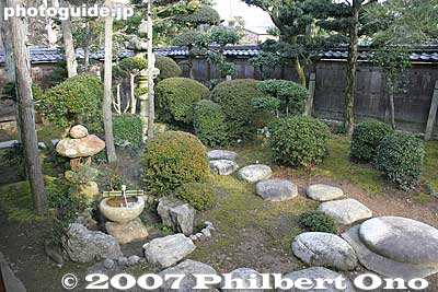 Garden
Keywords: shiga higashiomi gokasho omi ohmi merchant home house