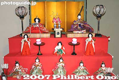 Hina festival dolls. 雛祭りの雛人形
Keywords: shiga higashiomi gokasho omi shonin merchant homes houses hina doll hinamatsuri Tonomura Shigeru