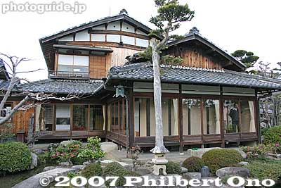 Former home of Omi merchant Nakae Jungoro (中江 準五郎邸).
Keywords: shiga higashiomi gokasho omi shonin merchant homes japanhouse Nakae Jungoro