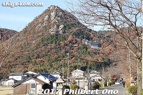 Just head toward this pointy mountain.
Keywords: shiga higashiomi tarobogu aga shrine