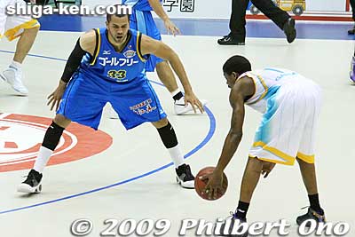 Bobby on defense.
Keywords: shiga hikone lakestars pro basketball game takamatsu five arrows 
