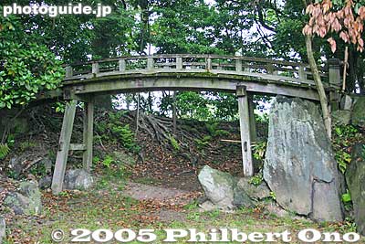 We cannot cross this bridge.
Keywords: shiga prefecture hikone castle japanese garden