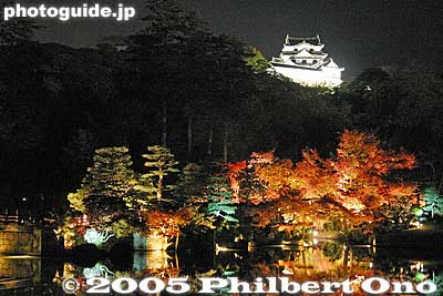 Hikone Castle and Genkyu-en Garden in fall
Keywords: shiga prefecture hikone castle japanese garden fall japanaki autumn colors leaves japancastle