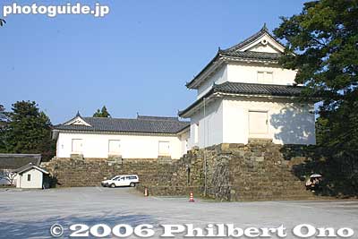 The rear of the left-side and original Ninomaru-Sawaguchi Tamon Yagura Turret, before being opened to the public.
Keywords: shiga hikone castle