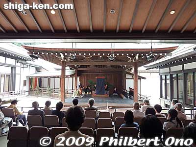 Another museum centerpiece is this Edo-Period Noh stage, the only original palace structure. Noh is performed in spring and autumn.
Keywords: shiga hikone castle
