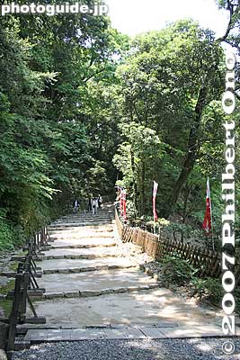 Omotezaka Path to castle tower. Not good for wheel chairs or those who don't like to climb stairs.
Keywords: shiga hikone castle