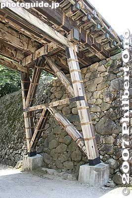 Under the bridge to Tenbin Yagura turret.
Keywords: shiga hikone castle