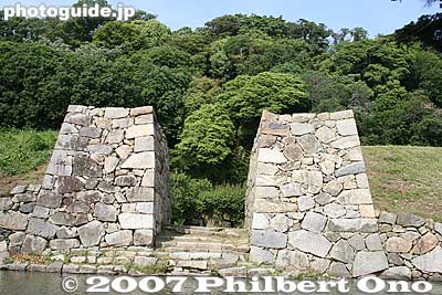Keywords: shiga hikone castle moat boat ride yakata-bune stone wall