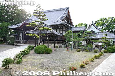 Enshoji temple in Takamiya-juku, Hikone.
Keywords: shiga hikone takamiya-juku nakasendo road station post stage town shukuba buddhist hongwanji temple