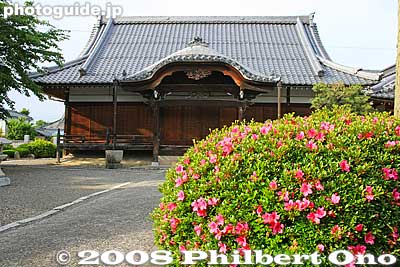 Takamiya temple's Hondo main hall 高宮寺
Keywords: shiga hikone takamiya-juku nakasendo road station post stage town shukuba buddhist temple