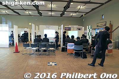 In the auditorium lobby, companies were holding a recruiting fair when I visited in Jan. 2016.
Keywords: shiga hikone university of prefecture