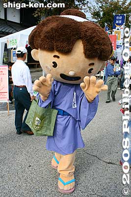 Chikamon-kun from Sabae, Fukui Pref. Modeled on Chikamatsu Monzaemon for his 345th birthday. ちかもんくん (福井 鯖江市)
Keywords: shiga hikone mascot character costume yuru-kyara festival matsuri 