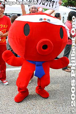 Another bizarre mascot was Papa-tako, an octopus from Akaishi, Hyogo Pref. パパたこ（兵庫 明石市）
Keywords: shiga hikone mascot character costume yuru-kyara festival matsuri 
