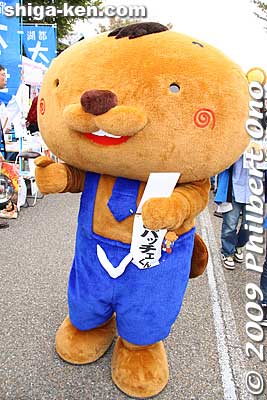 Vivace-kun is a beaver promoting Viva City shopping mall in Hikone, Shiga. ビバッチェくん (滋賀　彦根市）
Keywords: hikone shigamascot