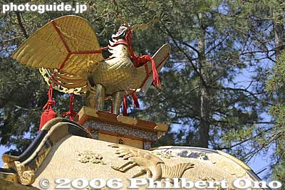 Phoenix atop a mikoshi
Keywords: shiga hino-cho matsuri festival float
