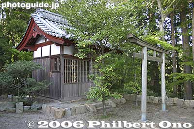 Ryokyo Shrine 凉橋神社
Keywords: shiga hino-cho nakano castle