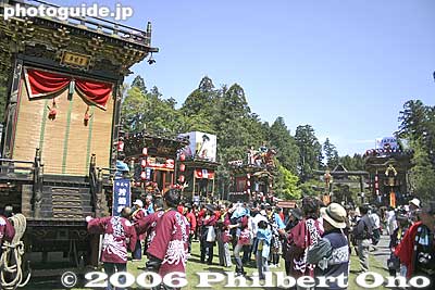 The shrine also holds the Hino Matsuri on May 2-3.
Keywords: shiga hino-cho umamioka watamuki shrine