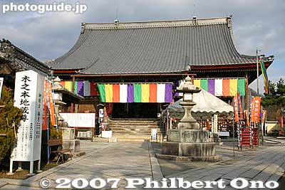 Hondo 本堂 地蔵堂
Keywords: shiga nagahama kinomoto-cho jizo-in buddhist temple