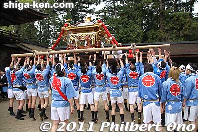 Keywords: shiga koka aburahi matsuri shrine mikoshi portable