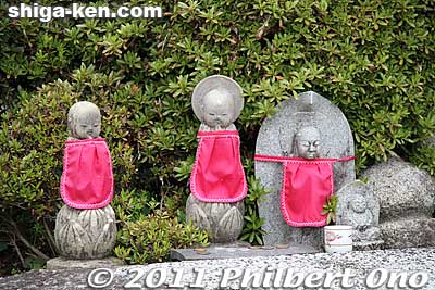 Jizo statues 
Keywords: shiga koka Rakuyaji temple