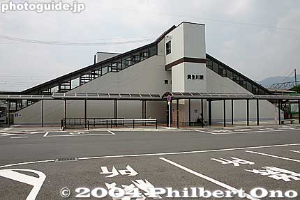 Kibukawa Station, terminus of the Omi Railway Line and connection to the JR Kusatsu Line.
Keywords: shiga koka minakuchi