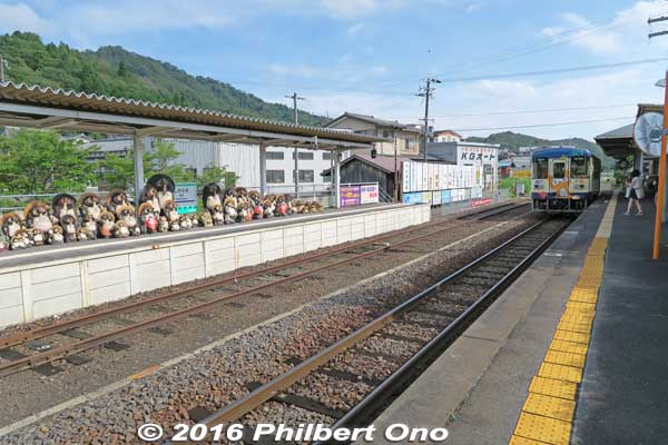 On the Shigaraki Kogen Railway Line, get off here at Shigaraki Station at the end of the line. 信楽駅 [url=http://goo.gl/maps/wnszk]MAP[/url]
Keywords: shiga koka shigaraki train station