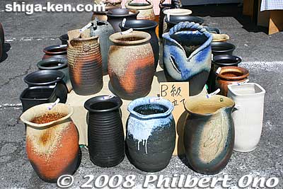 Prices are quite reasonable. They sell pottery for any type of budget.
Keywords: shiga koka shigaraki-yaki ware pottery bowls
