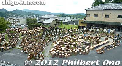 Overview of the heart of Sotoen.
Keywords: shiga koka shigaraki sotoen pottery