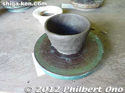 After maybe 20-30 min., my little bowl.
Keywords: shiga koka shigaraki sotoen pottery