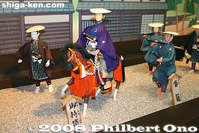 Traveling between their fiefs and Edo was a great expense. It was one way to keep any daimyo from getting rich enough to finance a rebellion. When they traveled to and from the capital, they lodged at post station towns like Tsuchiyama.
Keywords: shiga koka tsuchiyama-cho tsuchiyama-juku tokaido station shukuba post stage town museum