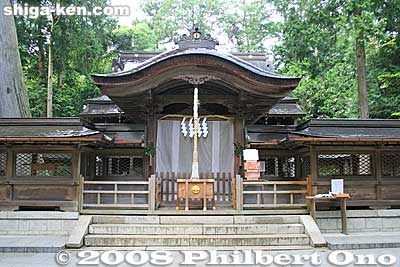 Tamura Shrine Honden Main Hall. It is now known as the shrine to ward off bad luck and for transportation safety. You can often see a car being blessed by a shrine priest.
Keywords: shiga koka tsuchiyama-cho tsuchiyama-juku tokaido station shukuba post stage town museum