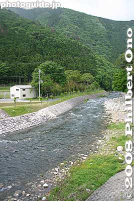 And rivers. It's a pleasant drive. It's also part of the Suzuka Quasi-National Park.
Keywords: shiga koka tsuchiyama-cho quasi-national park