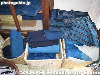 Indigo fabrics for sale. Around 2000 yen per meter. Indigo dyeing came to Shiga from Kyoto. Indigo dyeing is called "aizome" in Japanese. 藍染
Keywords: shiga konan indigo dyeing fabric textile blue