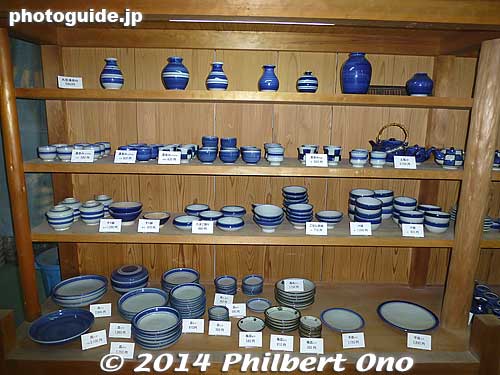 Shimoda-yaki pieces are designed for practical, everyday use.
Keywords: shiga konan shimoda-yaki pottery