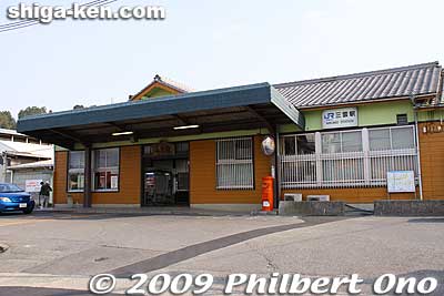 JR Mikumo Station on the Kusatsu Line.
Keywords: shiga konan
