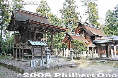 Kora Shrine's Gonden Hall is on the left of the Honden main hall. This is an Important Cultural Property. It used to be the Honden before the shrine was renovated in 1883. 権殿
Keywords: shiga kora-cho town amago kora shrine shinto jinja