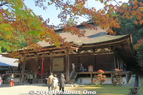 Saimyoji Temple Hondo hall (National Treasure) in Kora, Shiga. 本堂
Keywords: shiga kora saimyoji tendai temple autumn foliage leaves maple momiji