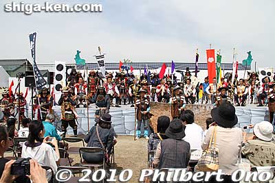 Samurai procession on stage.
Keywords: shiga kora-cho takatora summit festival 
