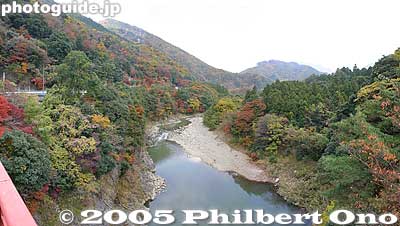 Echigawa River empties into Lake Biwa.
Keywords: shiga prefecture higashiomi eigenji Eigenjifall autumn zen rinzai temple