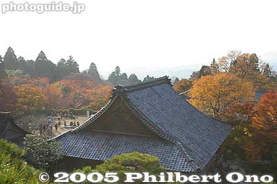 View from top. Hazy weather made it difficult to see the scenery.
Keywords: shiga prefecture higashiomi hyakusaiji temple fall autumn leaves colors Hyakusaijifall kotosanzan