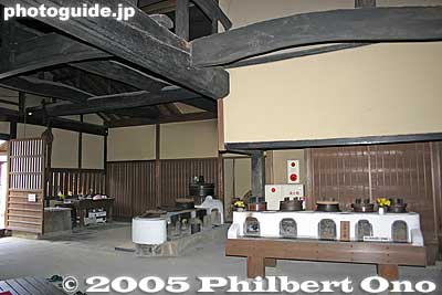 Kitchen (Daidokoro doma). Dirt-floored room with wood-heated stoves. High ceiling with no chimney, but the ceiling has a covered opening. 台所土間


Keywords: shiga prefecture kusatsu honjin tokaido stage town