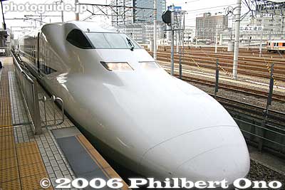 Shinkansen train. It takes about 2.5 hours from Tokyo to Maibara.
Keywords: shiga maibara station train tokaido line