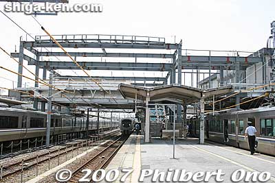 The new Maibara Station building being built in late May 2007. On the left will be the main building.
Keywords: shiga maibara station
