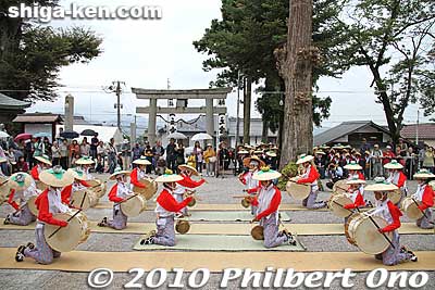 Keywords: shiga maibara ibuki-yama taiko drummers dancers festival matsuri shigabestmatsuri