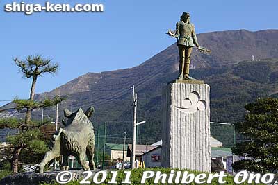 Yamato Takeru was a legendary prince and warrior who traveled a lot and defeated his enemies. However, he met his demise at Mt. Ibuki when he battled an evil god disguised as a white boar.
Keywords: shiga maibara mt. ibuki ibukiyama