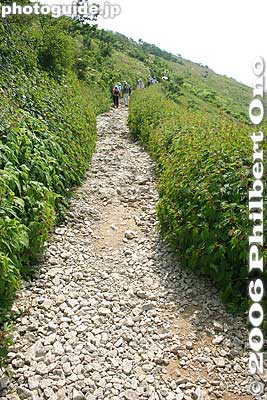 Rocky trail.
Keywords: shiga maibara mt. ibukiyama mountain ibuki summit